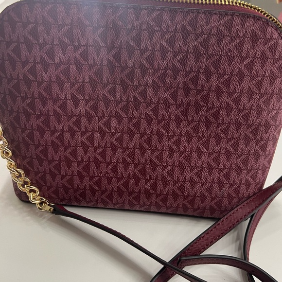Michael Kors Bag, Berry colour. MATCHING WALLET LISTED!! does not come with it - Picture 3 of 8